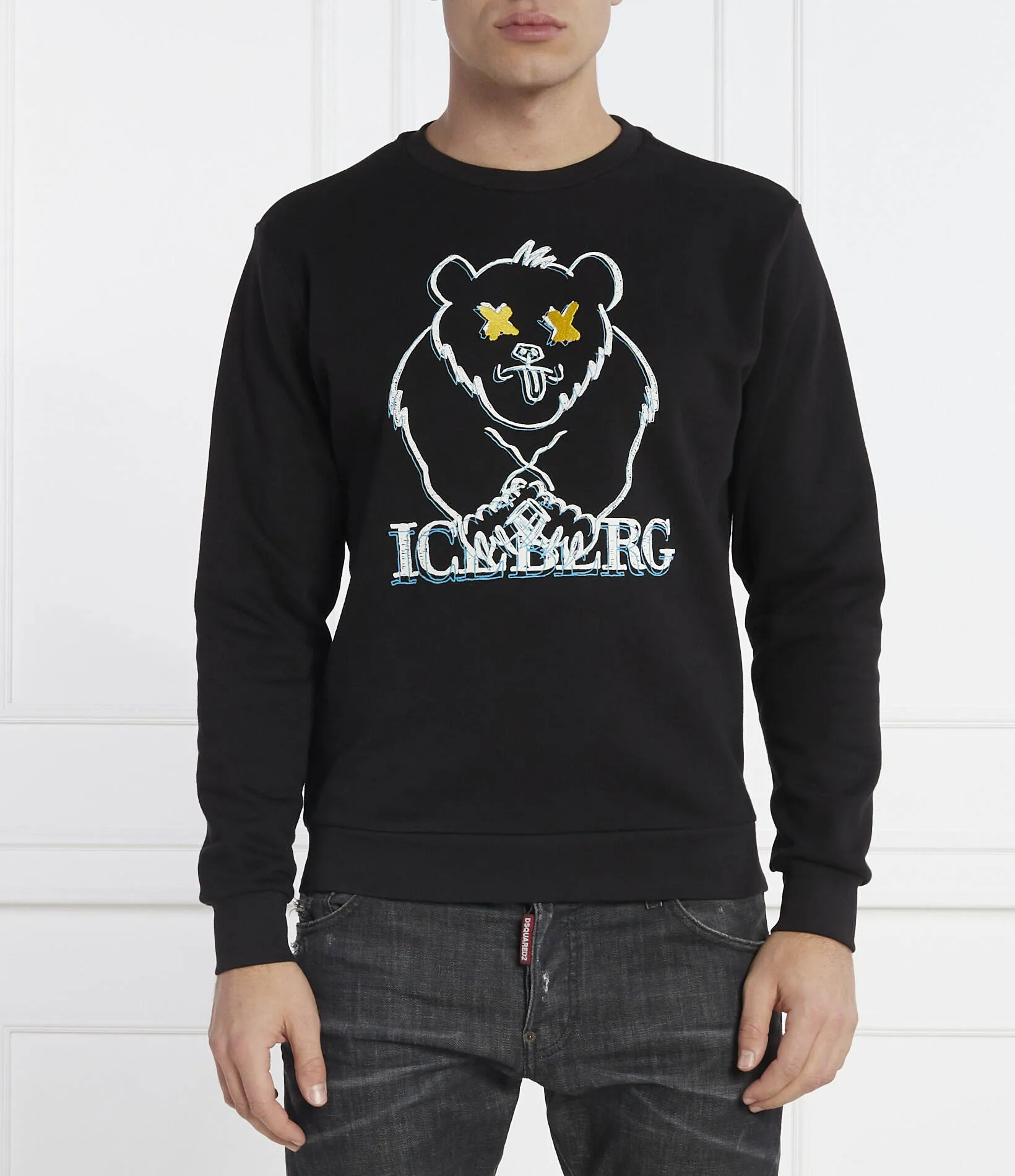 Bear Logo Sweatshirt (Black) - I24E01563419000