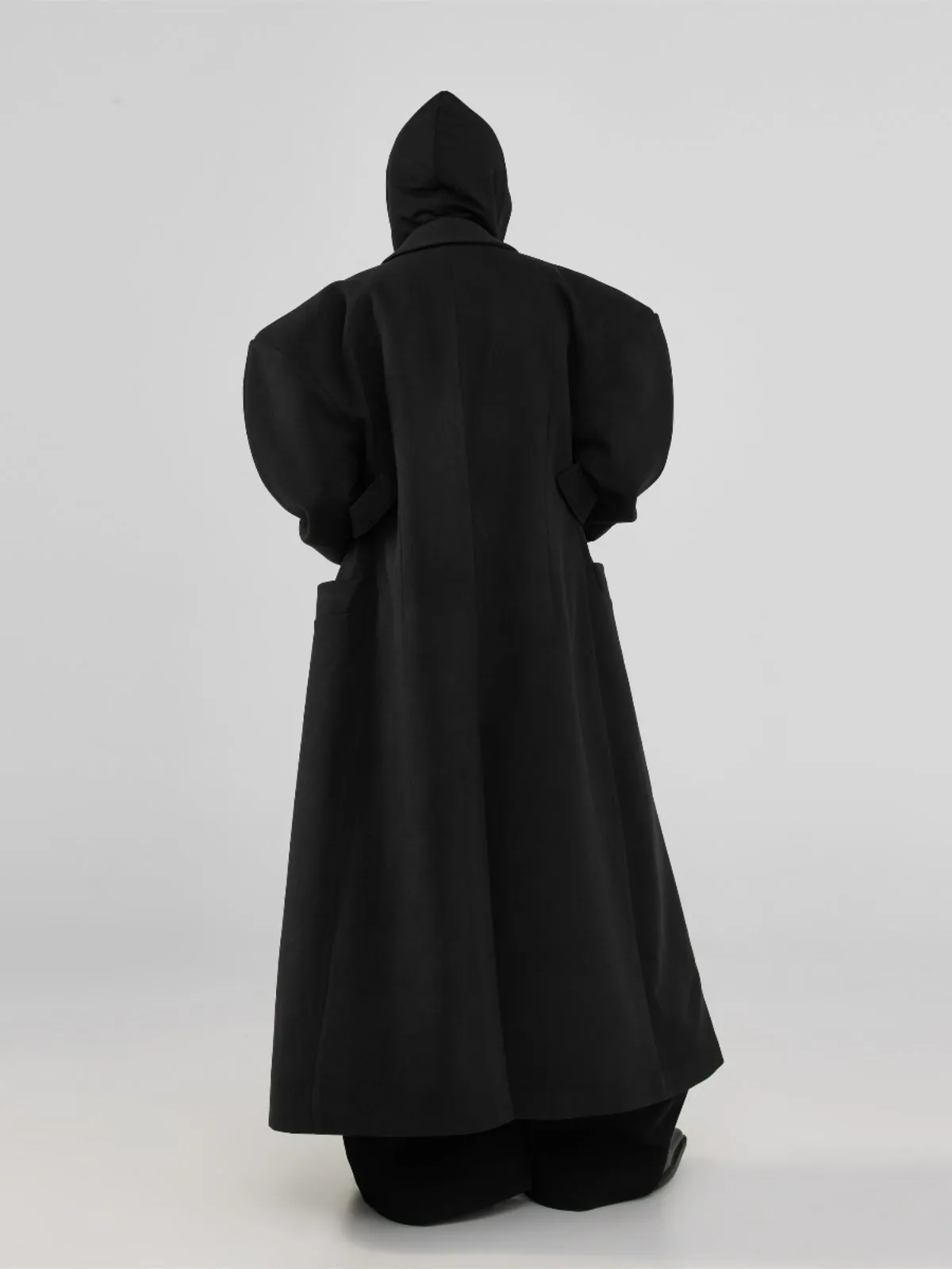 Minimalist Silhouette Long Wool Coat